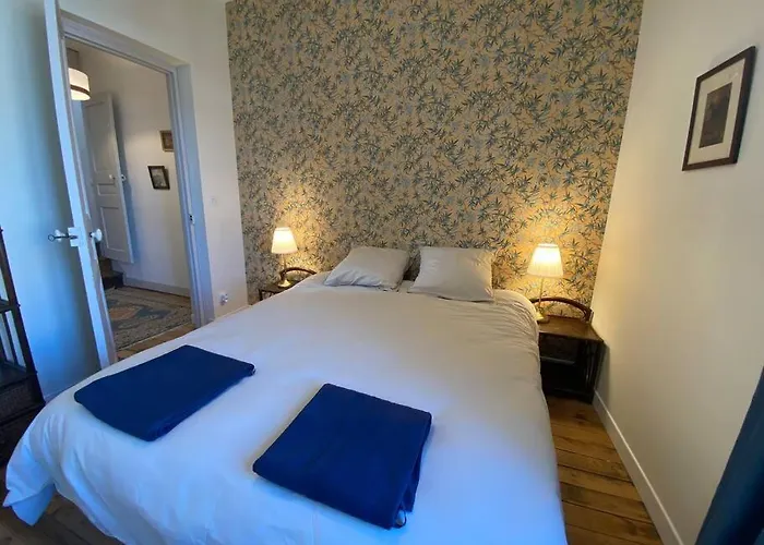 Maison De Charme - 4 Chambres - Courette & Parking Gratuit